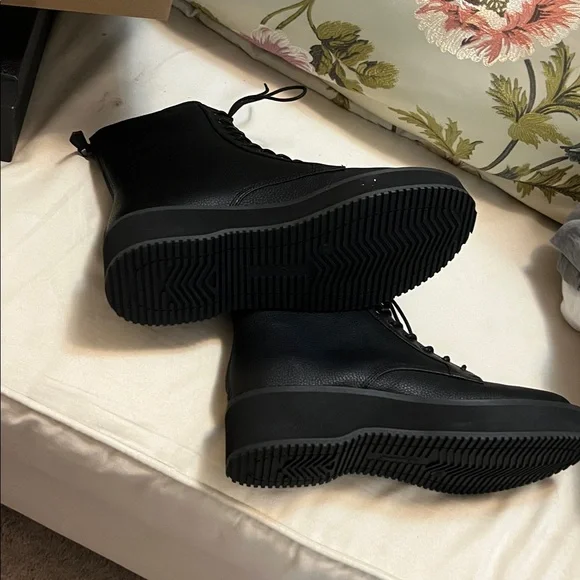 Kendall & Kylie Black Lace-Up Ankle Boots - Picture 4 of 5